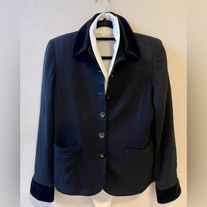 Cute black button up jacket w/pockets & velvet trim on collar & sleeves, size 8